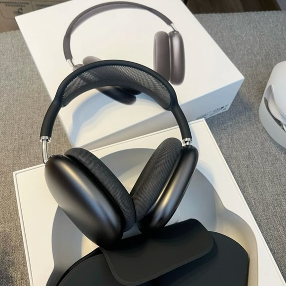 🎧 Apple AirPods Max – Black – Brand New – (Huge quantity in stock